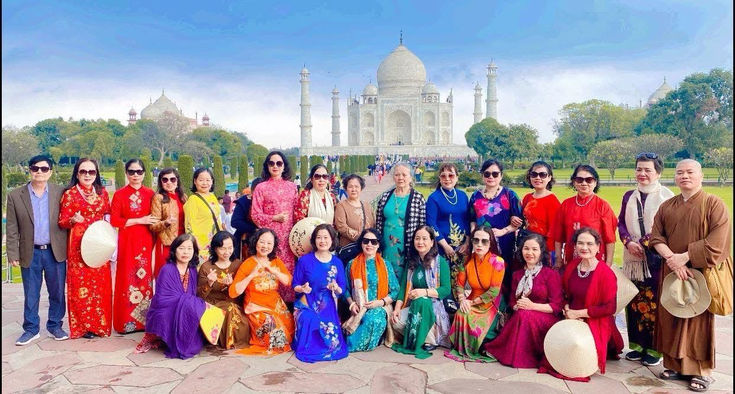Taj Mahal & Mausoleum Skip-The-Line Tickets & guided tour